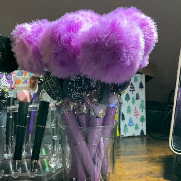 Fun Quote Pens with Colorful Charms - Picture 9 of 12